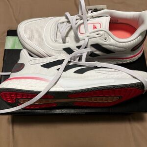 Adidas Supernova size 7. NWT